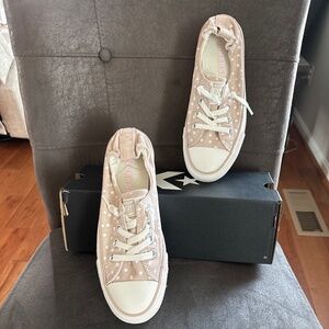 NIB Women’s Chuck Taylor All Star Shoreline Polka Dots Sneakers Sz 6.5M